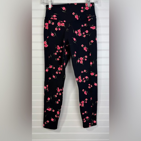 Victoria’s Secret PINK Ultimate black and pink floral leggings. Size small. - Picture 3 of 4